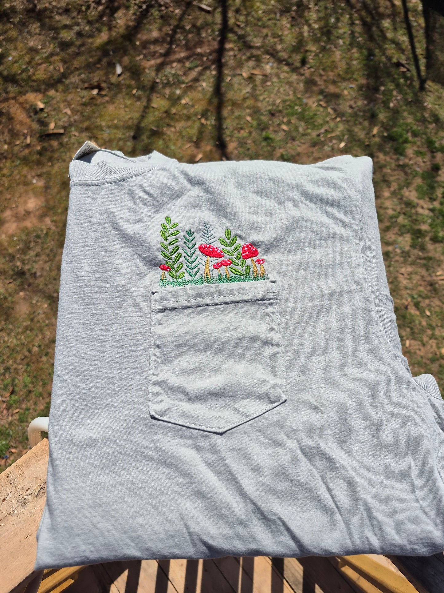 Cc pocket tee mushroom embroidery (bay color tee)