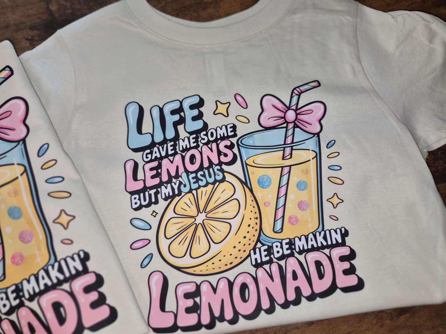 He be making lemonade 🍋