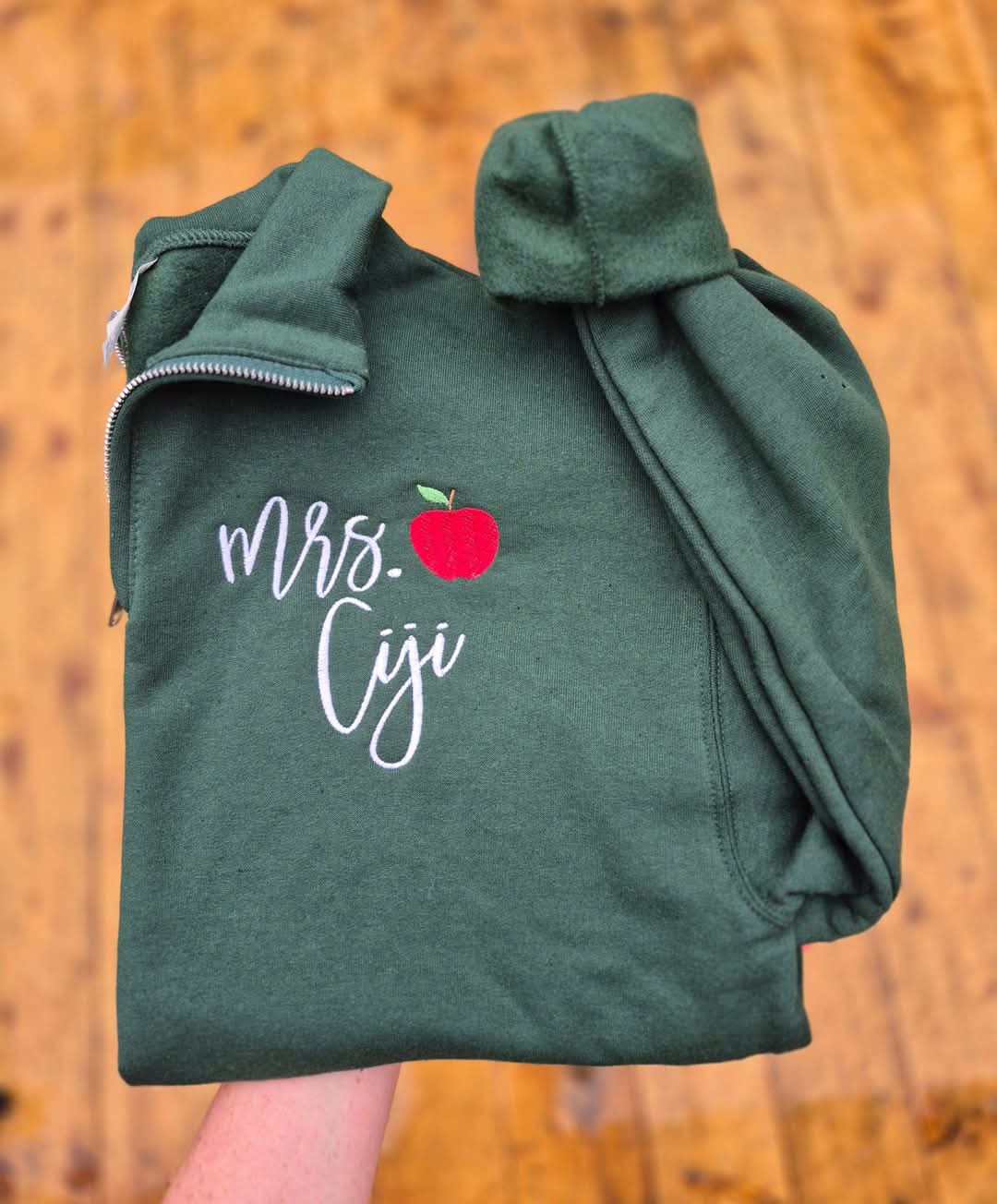 Apple / teacher embroidery q zip