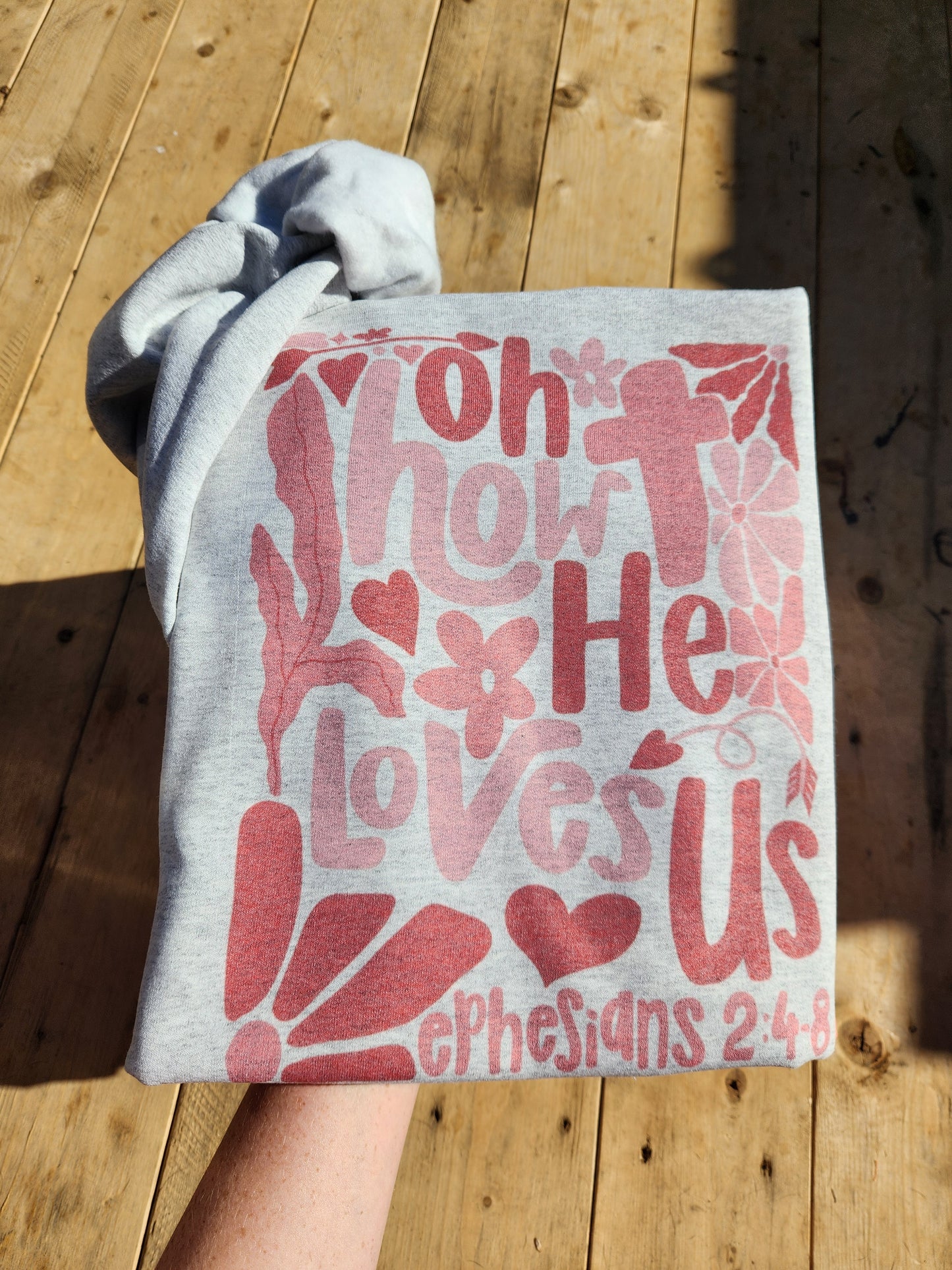 Oh how he loves us ❤️