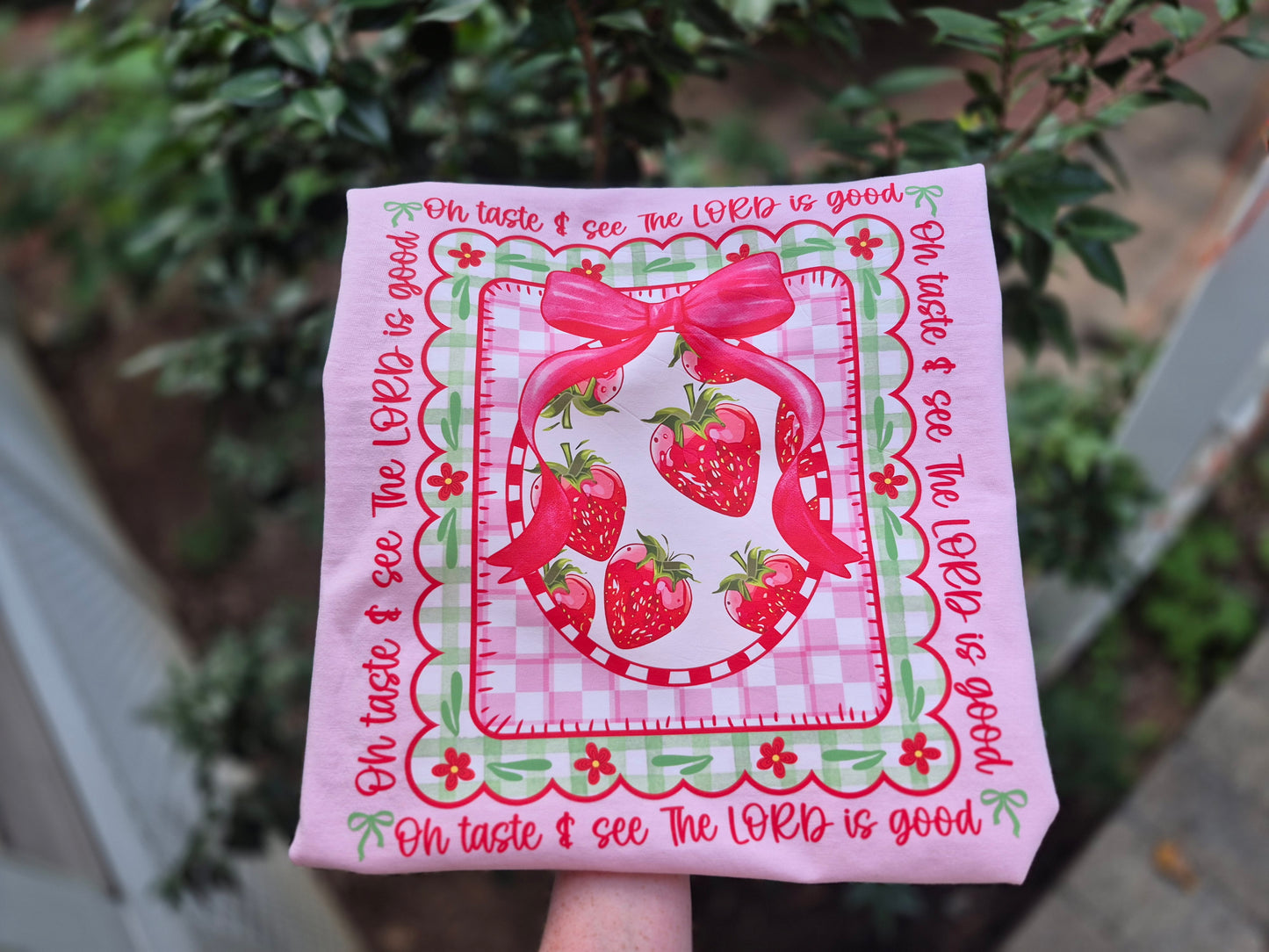 Oh taste & see strawberry - CC tee