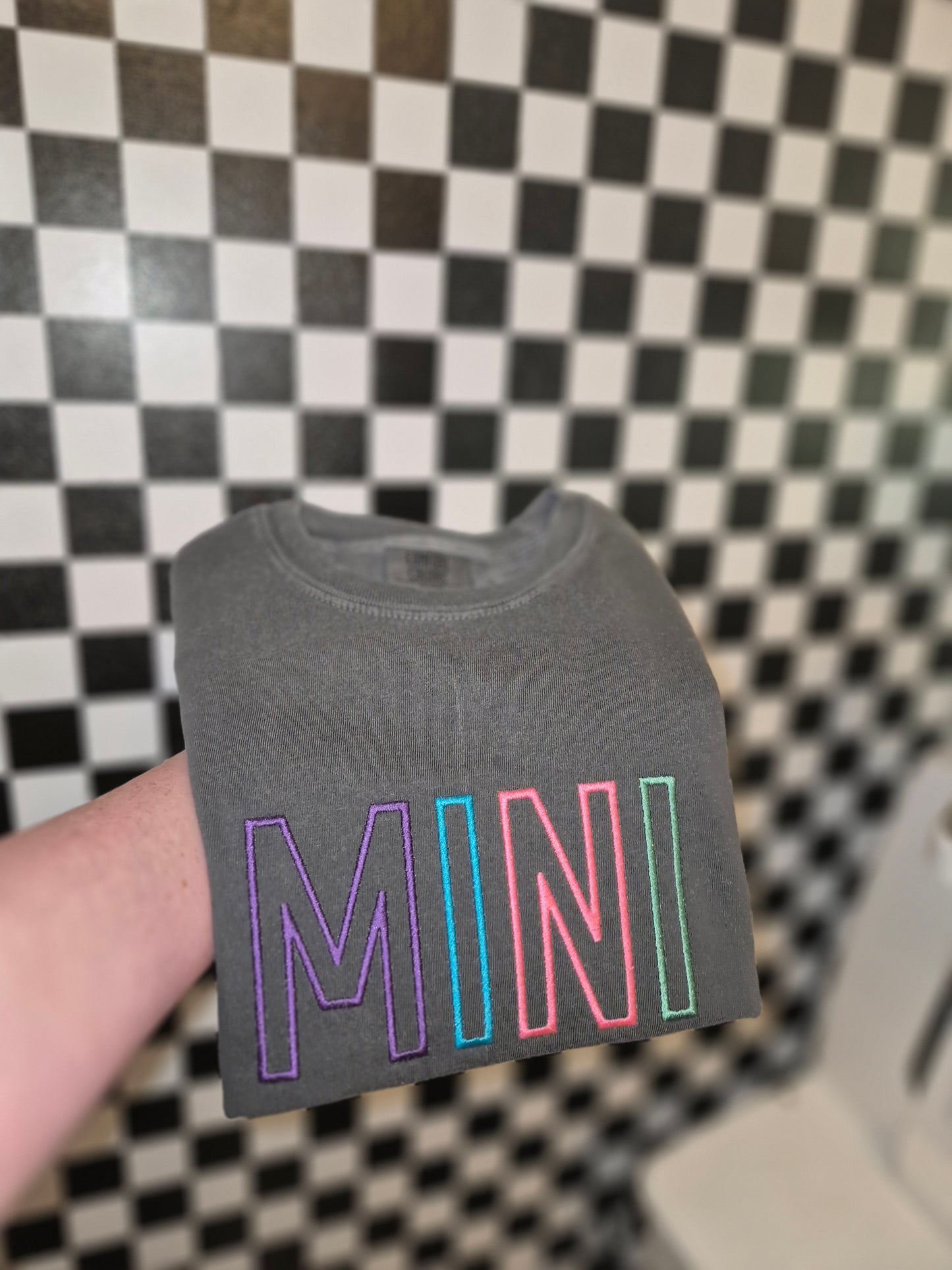 Bright MINI outline youth cc tee