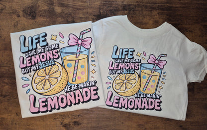 He be making lemonade 🍋