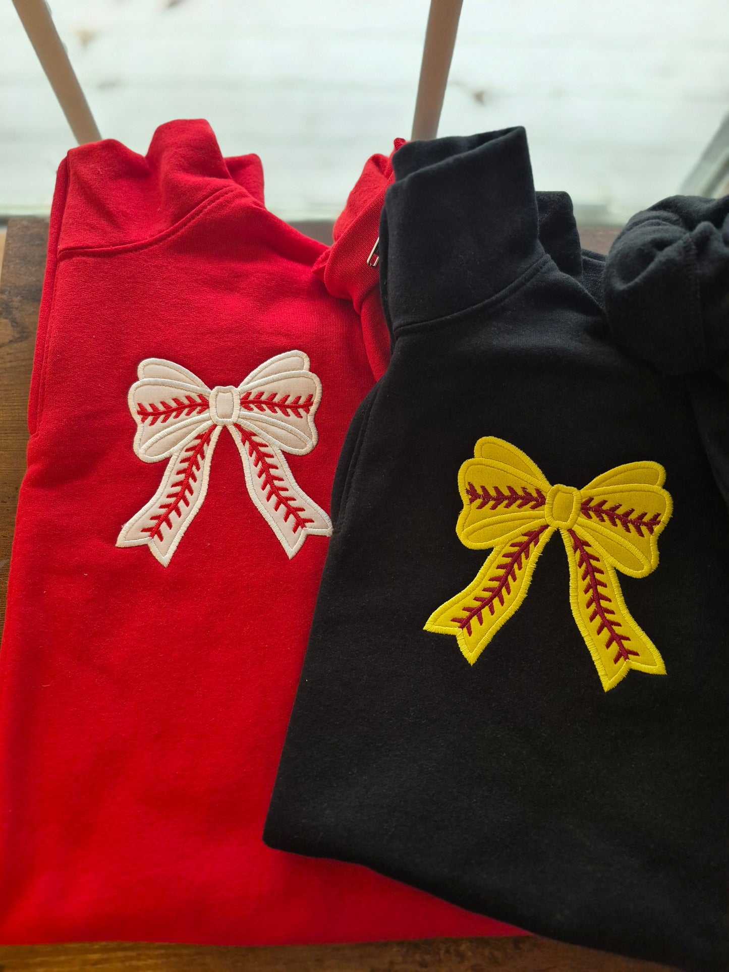 Baseball / softball applique bow q zip