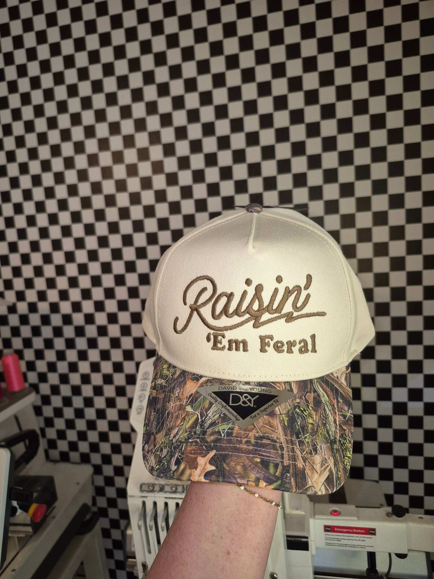 Raisin em feral - camo bill
