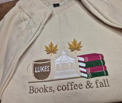 Books, coffee & fall ☕️🍂