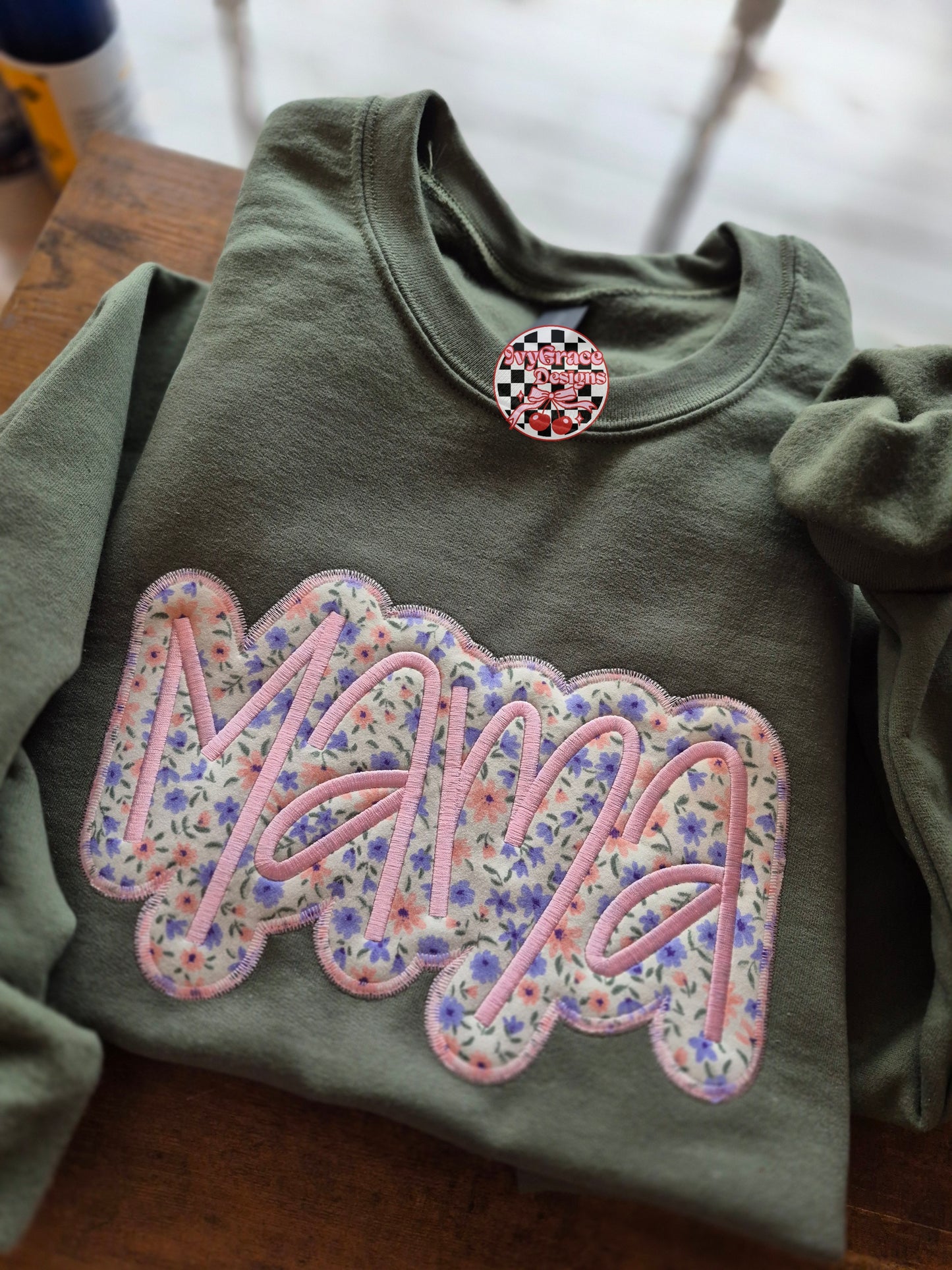 Mama applique cc tees & gildan crews - read description