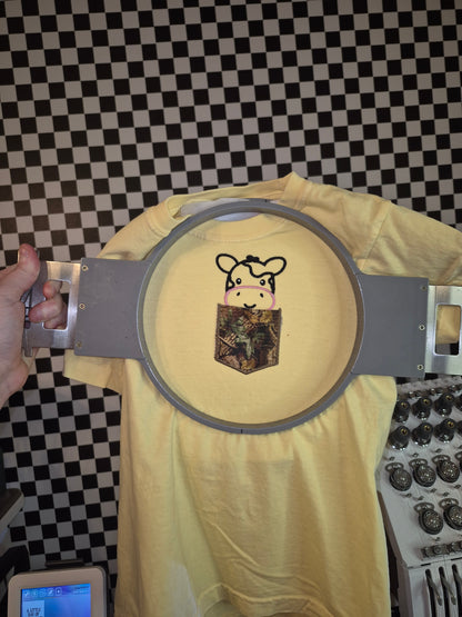 YXS (4/5) cc tee pocket peeper cow