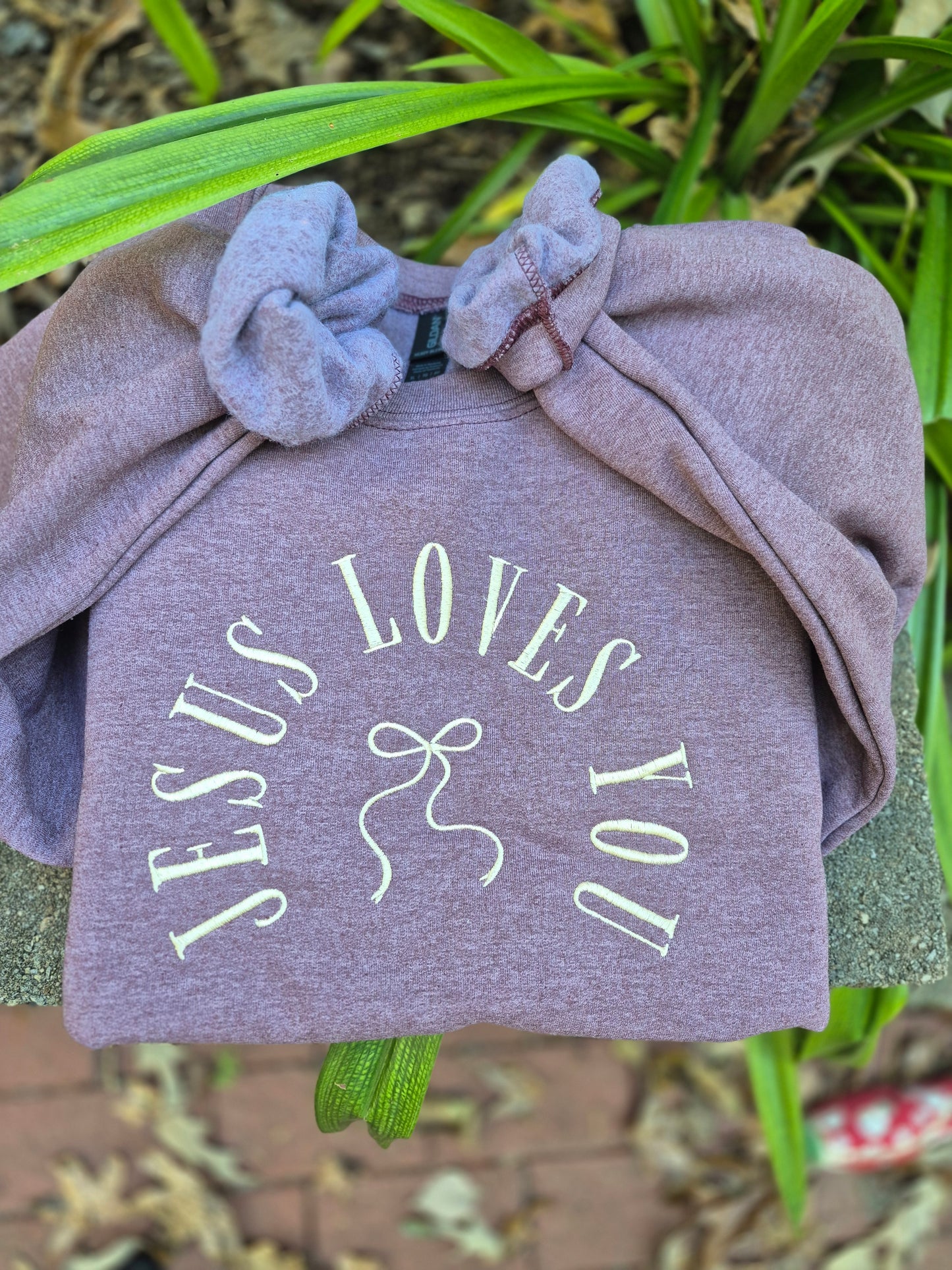 Jesus loves you ❤️ sweatshirt